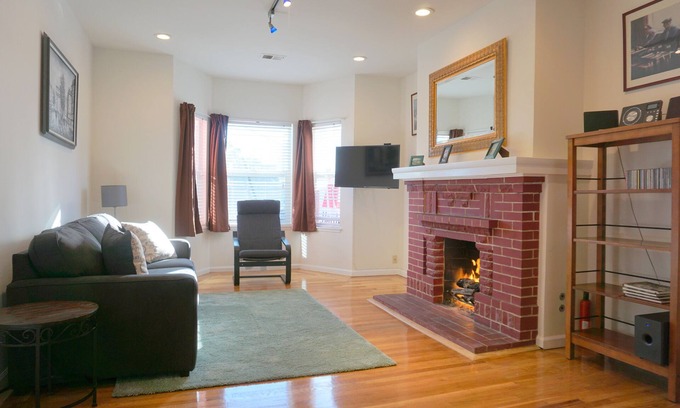 Little Russia Apartment | Fantastic Luxury Apt Close to Golden Gate Park & Beach, WiFi, in-unit Laundry,