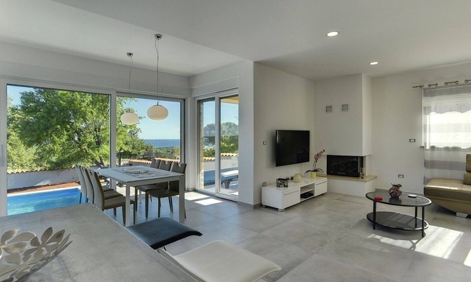 Peroj House | Fantastic new villa with private pool, air conditioning, wifi of a sauna and beautiful sea view