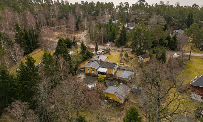 Nykoping O House | Fantastic seafront location with pool and Inga Lindstrom around the corner