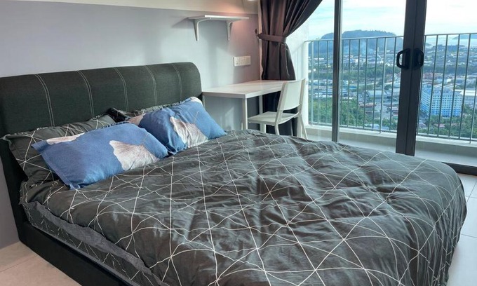 Central Seberang Perai Apartment | Fantastic View, Cozy and Lovely 3BR Condo at Meritus Residensi