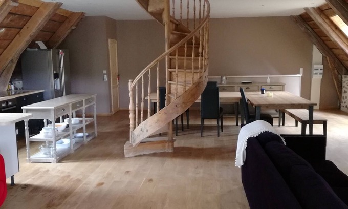 Espinchal Other | Farm dating from 1870 for lovers of the great outdoors. Sleeps 8-10 in the Cézallier.