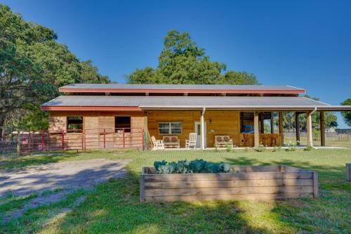 Lakeland Apartment | Farm Stay Modern Barndominium in Lakeland!