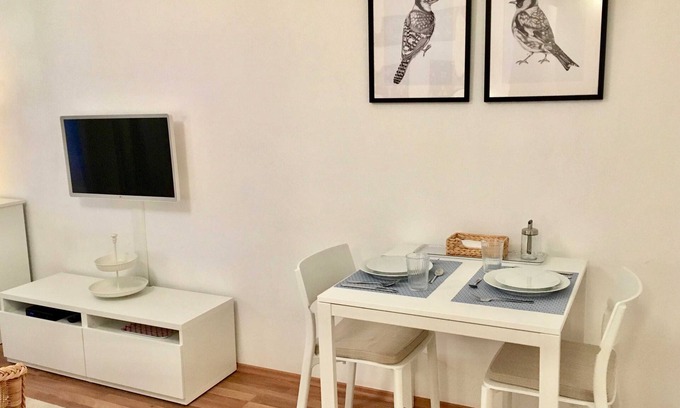 Neulerchenfeld Apartment | Farmer's Market Vienna - Studio Apartment Top 30 - Farmer's Market Vienna