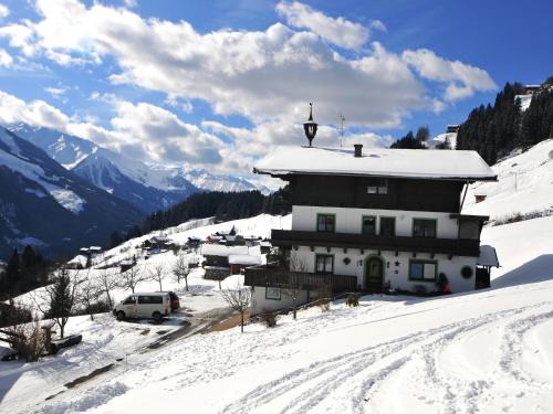 Schonbach Apartment | Farmhouse in Hollersbach near Ski Slopes
