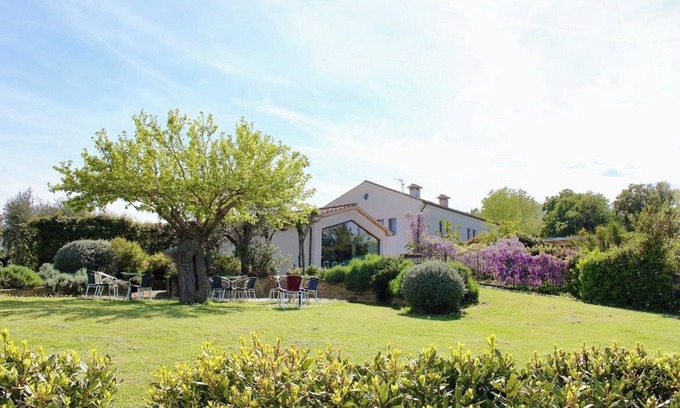 Fratte Rosa Other | Farmhouse in the vineyards with garden and swimming pool
