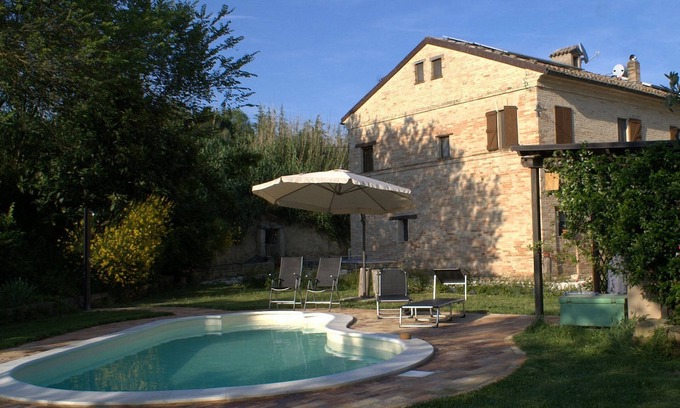 Macerata Apartment | Farmhouse with pool in the Marche region. Farmhouse with swimming pool in the Marche
