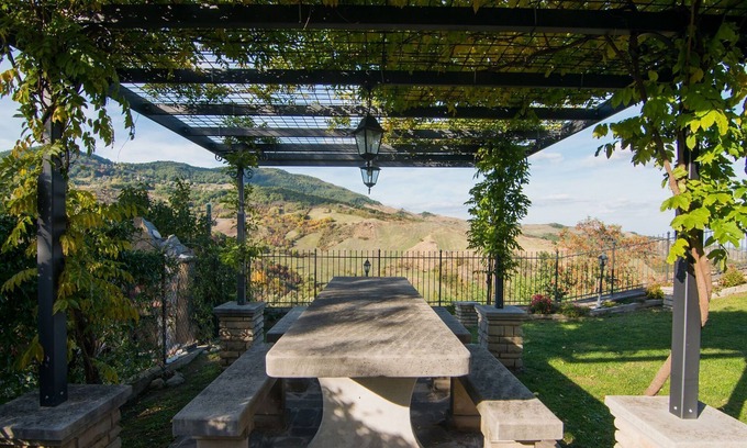 Petrella Guidi House | Fascinating Apartment with Garden, Barbecue, Heating