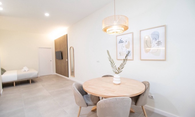 Patraix Apartment | Favara 2 by Concept Flats