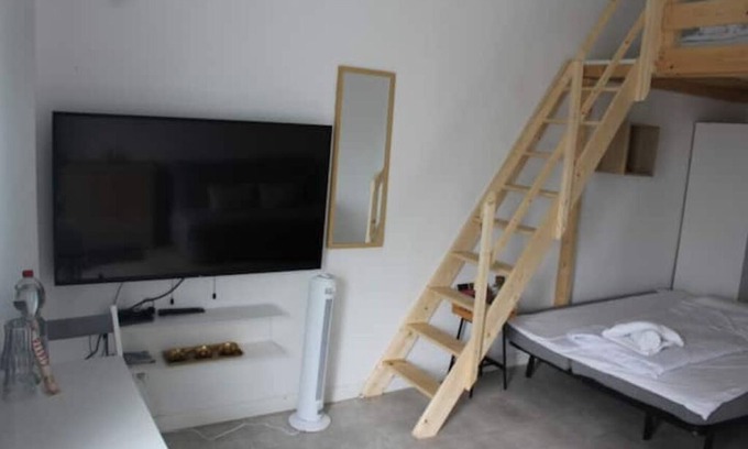 Friedrichshain Apartment | FEE Apartment Berlin 2
