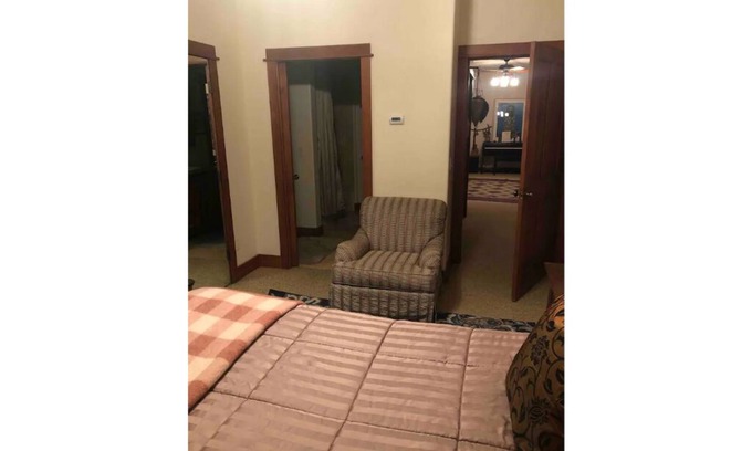 Aspen House | Feel like a Local in Aspen