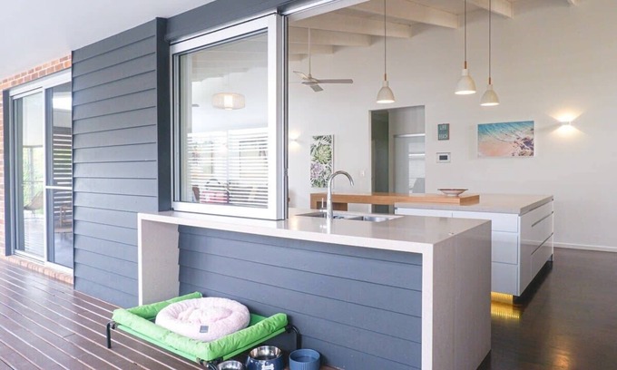 Moffat Beach House | Feel the Magic of Moffat, steps to the beach!