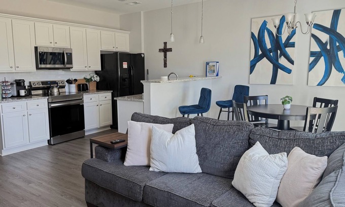 Huntcliff House | Feels Like Home! Columbia near Fort Jackson - Perfect for Families - Sleeps 5