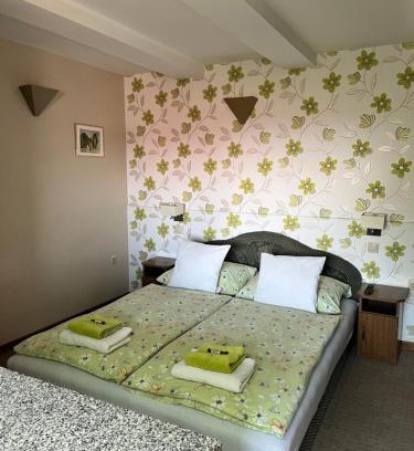 Buk Hotel | Fehér Ló Fogadó