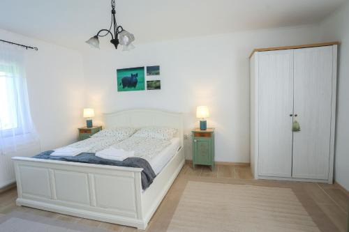 Szekszard Apartment | Fekete Gólya Fogadó Gemenc