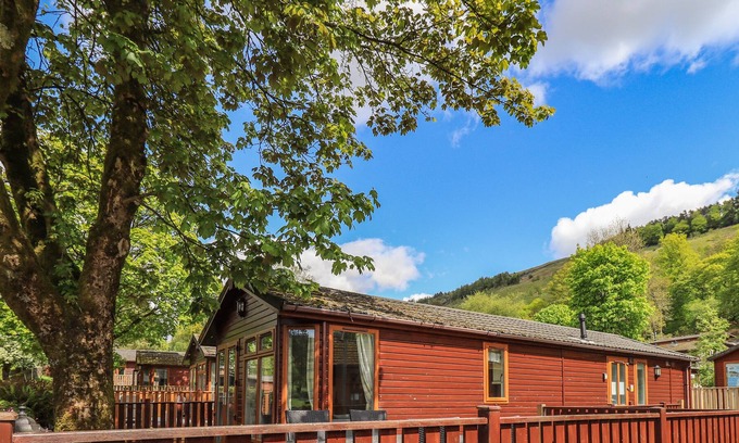 Troutbeck Cabin | FELLSIDE RETREAT LODGE, pet friendly, with a garden in Windermere