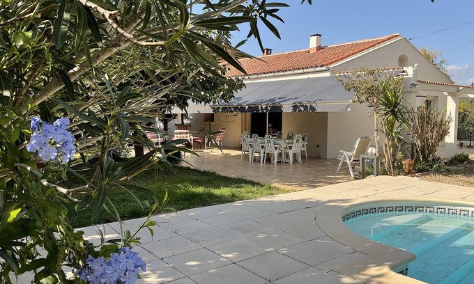 Generac Villa | Fenced garden with 10x4 pool, 85m2 terrace and shaded terrace