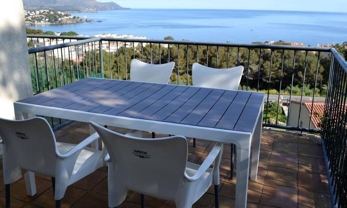 Llanca Cottage | FENER DE DALT 2 Inclredible house with sea views