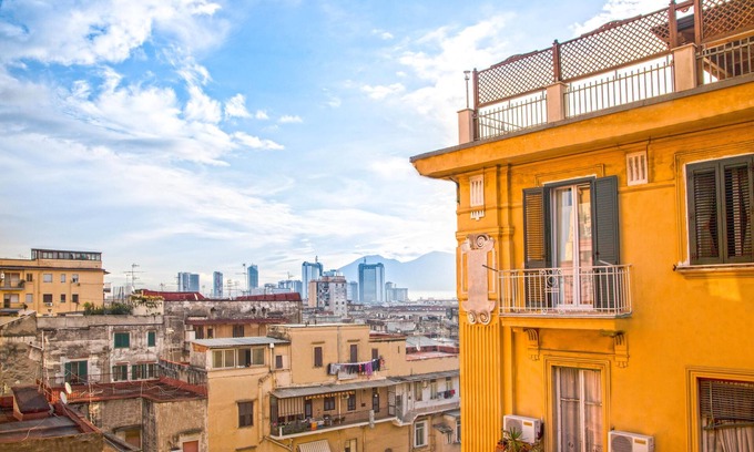 Naples City Centre Apartment | FERDINANDO ARTHOUSE OVERSIZED MODERN APARTMENT