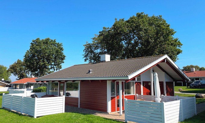 Aabenraa Cabin | Feriebolig nær natur og hav - Fælles pool, badestrand, mini golf
