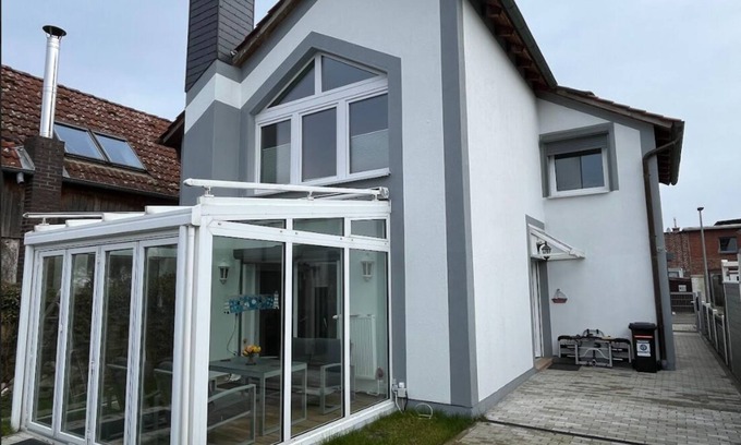 Region Hannover District House | Ferienhaus mit 3 Schlafzimmern, 2 Bädern und Garten - Ideal für Familien