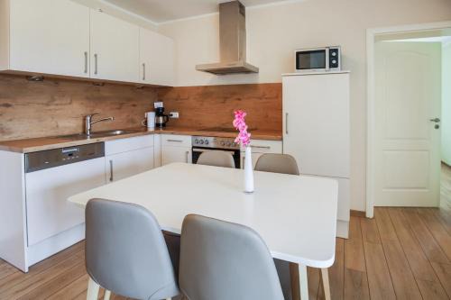 Sahrensdorf Apartment | Ferienhof Büdlfarm - Hühnerstall