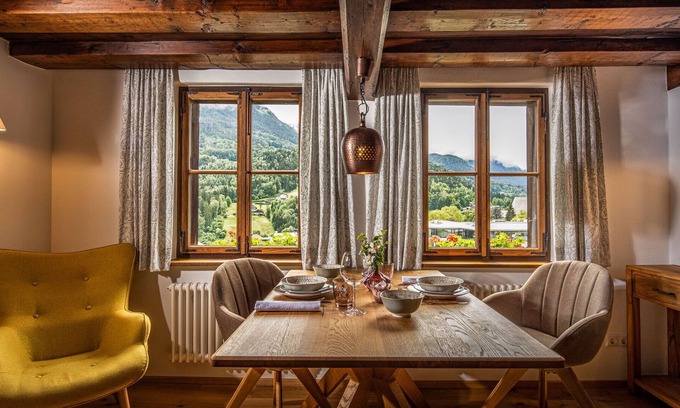 Berchtesgaden Apartment | Ferienwohnung 2, 100 qm mit 1 Separaten Schlafzimmer und Terrasse