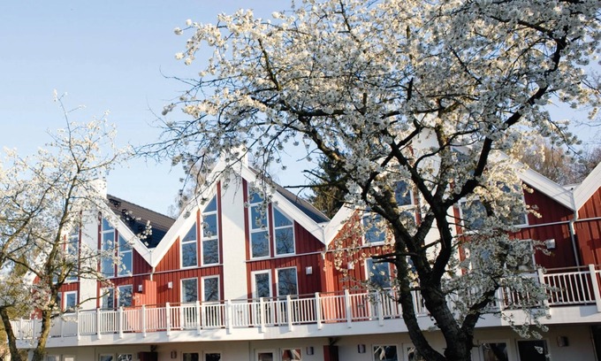 Bad Saarow House | Ferienwohnung „Alsen“ 86m² für 4+2 Pers. im Schlosspark Bad Saarow, Sauna, Whirlpool und Kamin