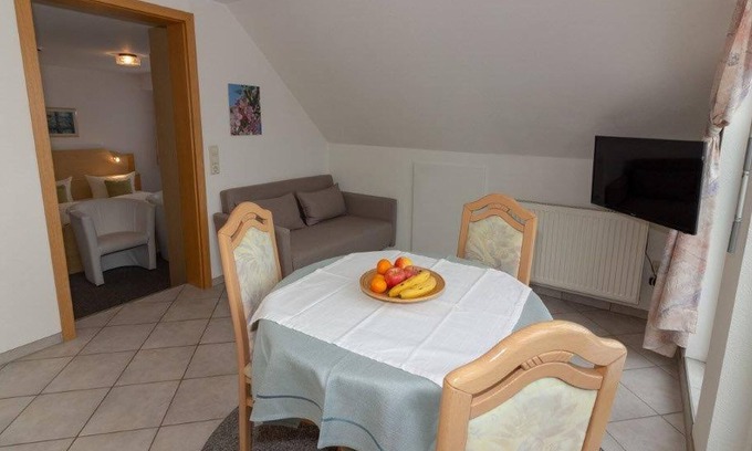 Hoechenschwand Apartment | Ferienwohnung Edelweiß, 35qm mit 1 Schlafzimmer für max. 3 Personen