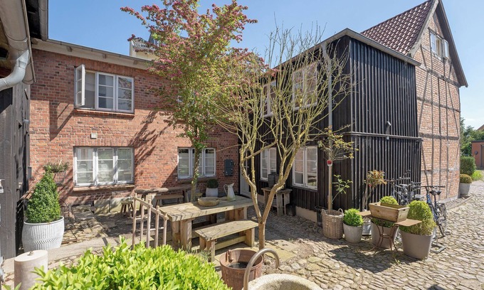 Eutin Apartment | Ferienwohnung Hampton House mit Terrasse in Eutin
