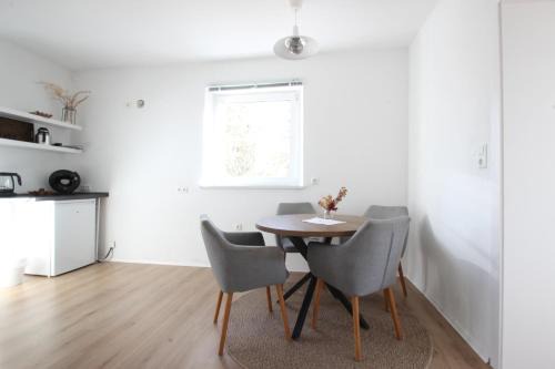 Konigsmoos Apartment | Ferienwohnung mit 3 Schlafzimmern im 1 Stock
