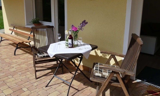 Hundsbach Apartment | Ferienwohnung mit 75qm, 1 Schlafzimmer, Max. 2 Erwachsene und 1 Kleinkind