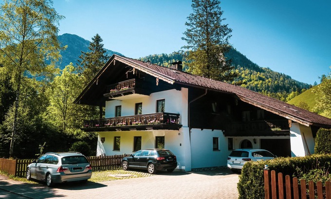 Weissbach an der Alpenstrasse Apartment | Ferienwohnung mit Großem Balkon