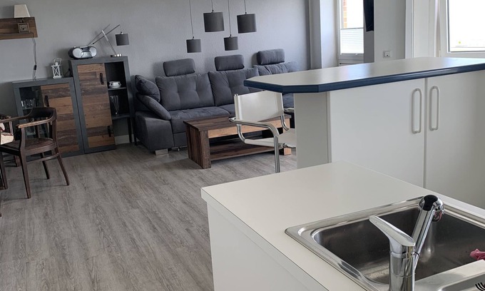 Innenhafen Apartment | Ferienwohnung mit Meerblick und Direktzugang zur Nordsee - Helgolandavantgarde