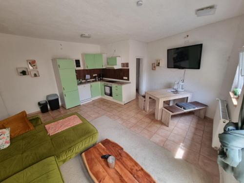 Ahnatal-Weimar Apartment | Ferienwohnung/Monteurwohnung Altes Café