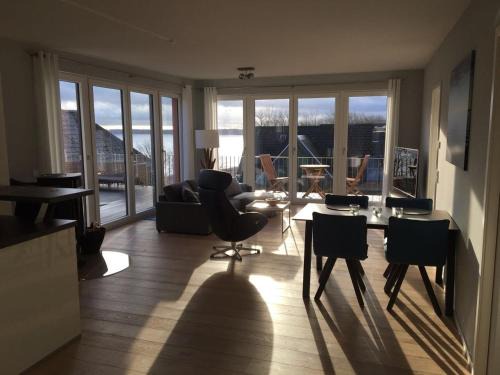 Eckernfoerde Apartment | Ferienwohnung "Seglersteg, Bungalow 11" Hafenspitze