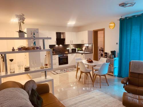Grossheppach Apartment | Ferienwohnung-Weinstadt UG