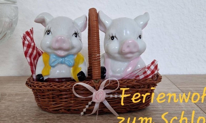 Plauen Apartment | Ferienwohnung zum Schloss - vacation apartment, bathtub, WC, 1 bedroom