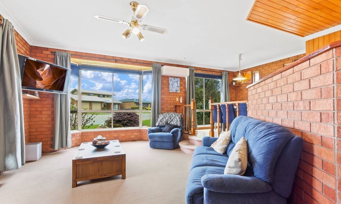 Lakes Entrance House | Fern Rest - Enjoy holidaying in one of East Gippslands’ peaceful getaways