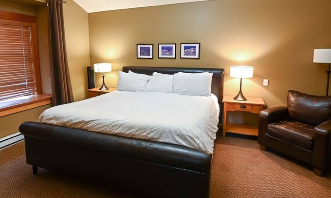 East Kootenay House | Fernie - Pinnacle Ridge Chalet 45-101
