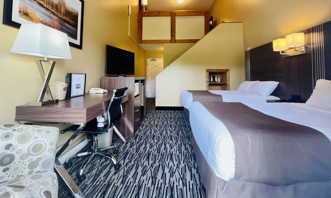 East Kootenay House | Fernie Stanford Hotel & Resort - Family Suite