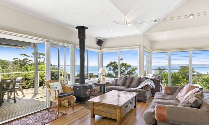 Lorne House | Fernview - Incredible Location & WIFI