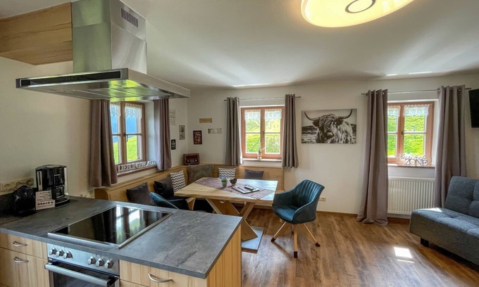 Anger Apartment | Fewo 2 Zum 7. Himmel- 3 Personen, 50qm, 1 Schlafzimmer, Balkon, Grandiose Aussicht