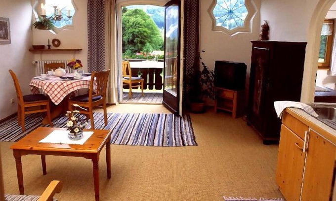 Ruhpolding Apartment | Fewo , Balkon, Kochnische, 2 Schlaf- und 1 Wohnzimmer, Wlan, max 5 Pers