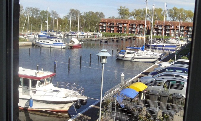 Ueckermuende Apartment | FEWO bis 2 Pers. inmitten den Yachthafens Ueckermünde, Stettiner Haff, Ostsee