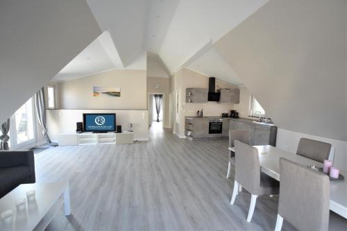 Groemitz Apartment | FeWo Königsberger Allee 40 1OG