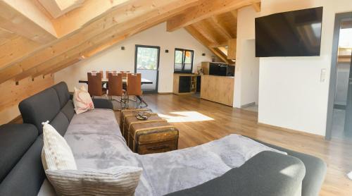 Mittenwald Apartment | FeWo Leni - Modernes Apartment mit Bergblick - Zentral gelegen