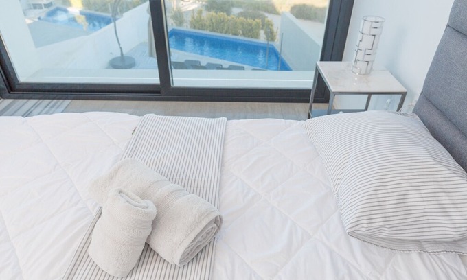Los Secanos Villa | Fidalsa Moet & Chandon Sea Views