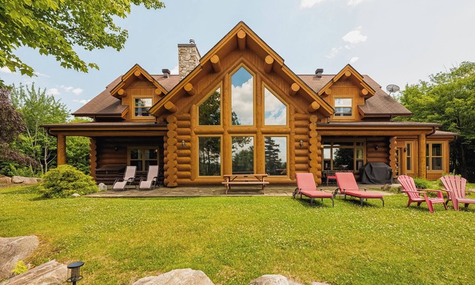 Fiddler Lake Resort House | Fiddler Lake Resort Luxury Chalet+ Private Jacuzzi