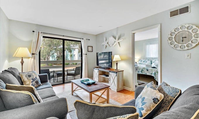 Folly Field Condo | Fiddler's Cove 10G | Private Balcony, Resort Pool!