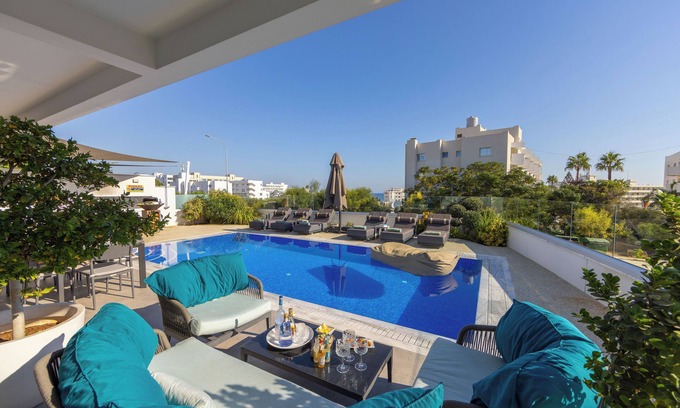 Protaras Villa | Fig Tree Bay Residences 6,Central Protaras, Heated Pool ,Elevator,Jacuzzi,Sauna